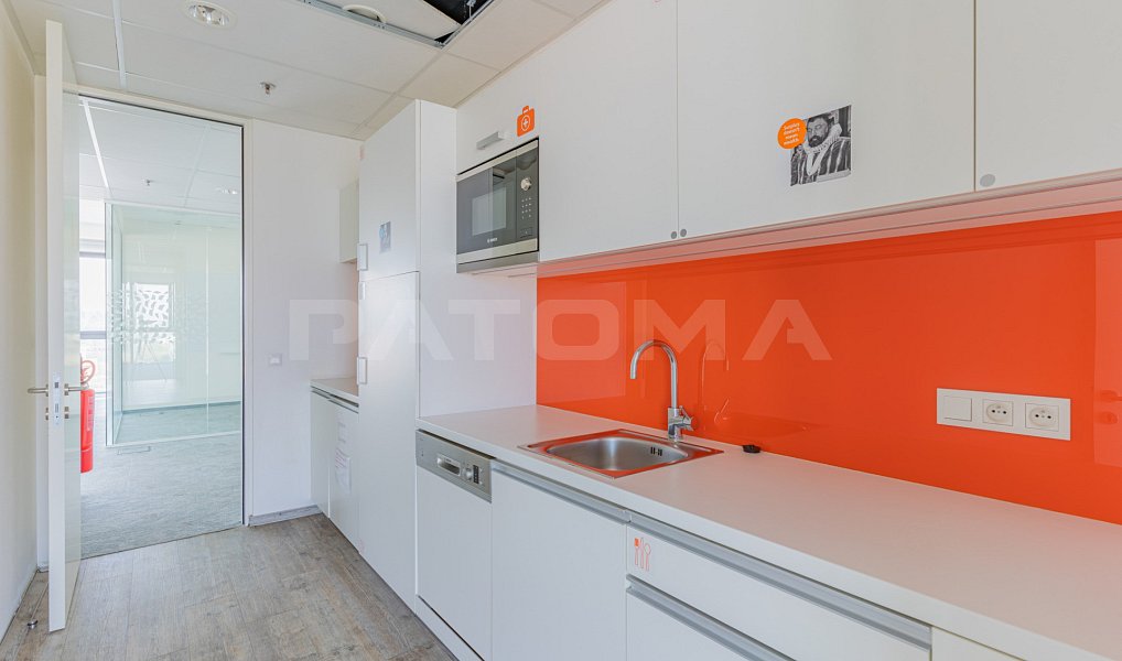 Pronájem kanceláře 645 m², Praha – náhled fotky 8