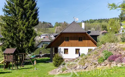 Prodej domu 259 m² s pozemkem 4 093 m², Nicov, okres Prachatice
