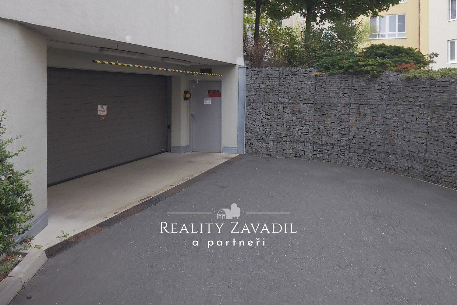 Prodej garážového stání 13 m2, Praha - Kyje