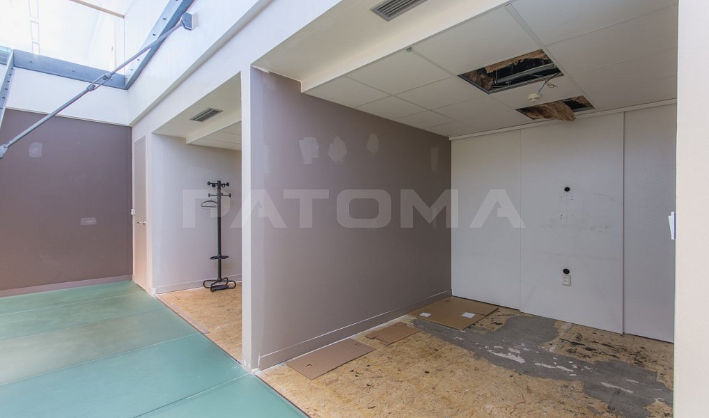 Pronájem kanceláře 353 m², Praha – náhled fotky 7
