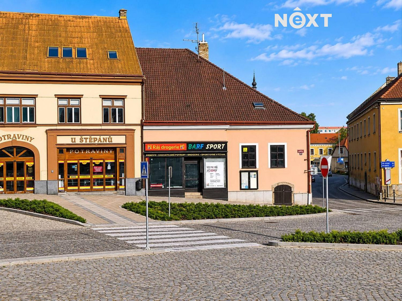 Pronájem obchodních prostor 320 m²
