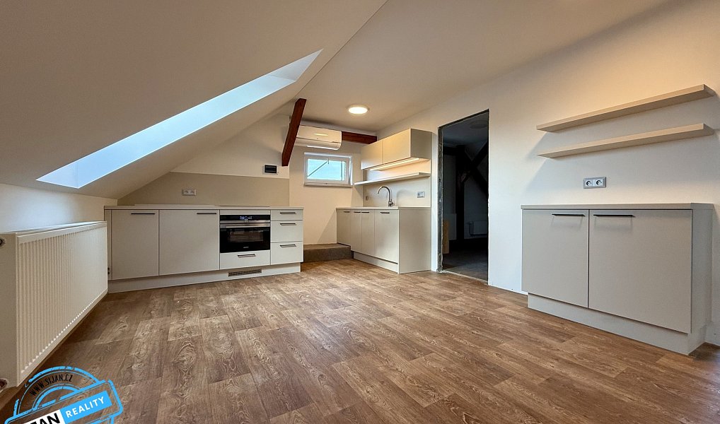 Pronájem bytu 2+kk 105 m², Opava – fotka 1 z 11