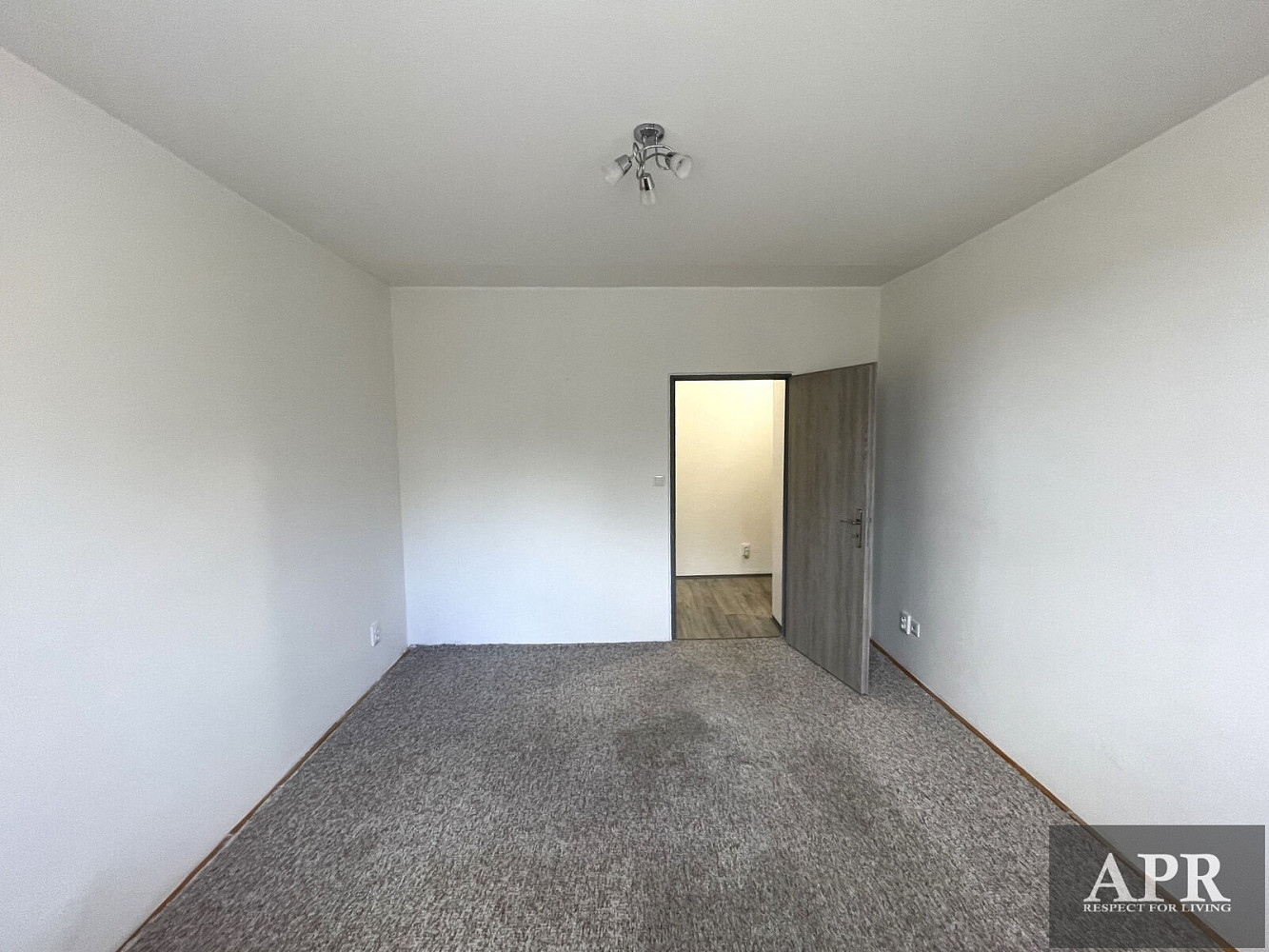 Pronájem bytu 1+1 41 m² – fotografie 2