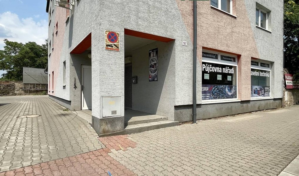 Pronájem obchodních prostor 312 m², Kolín – fotka 1 z 13