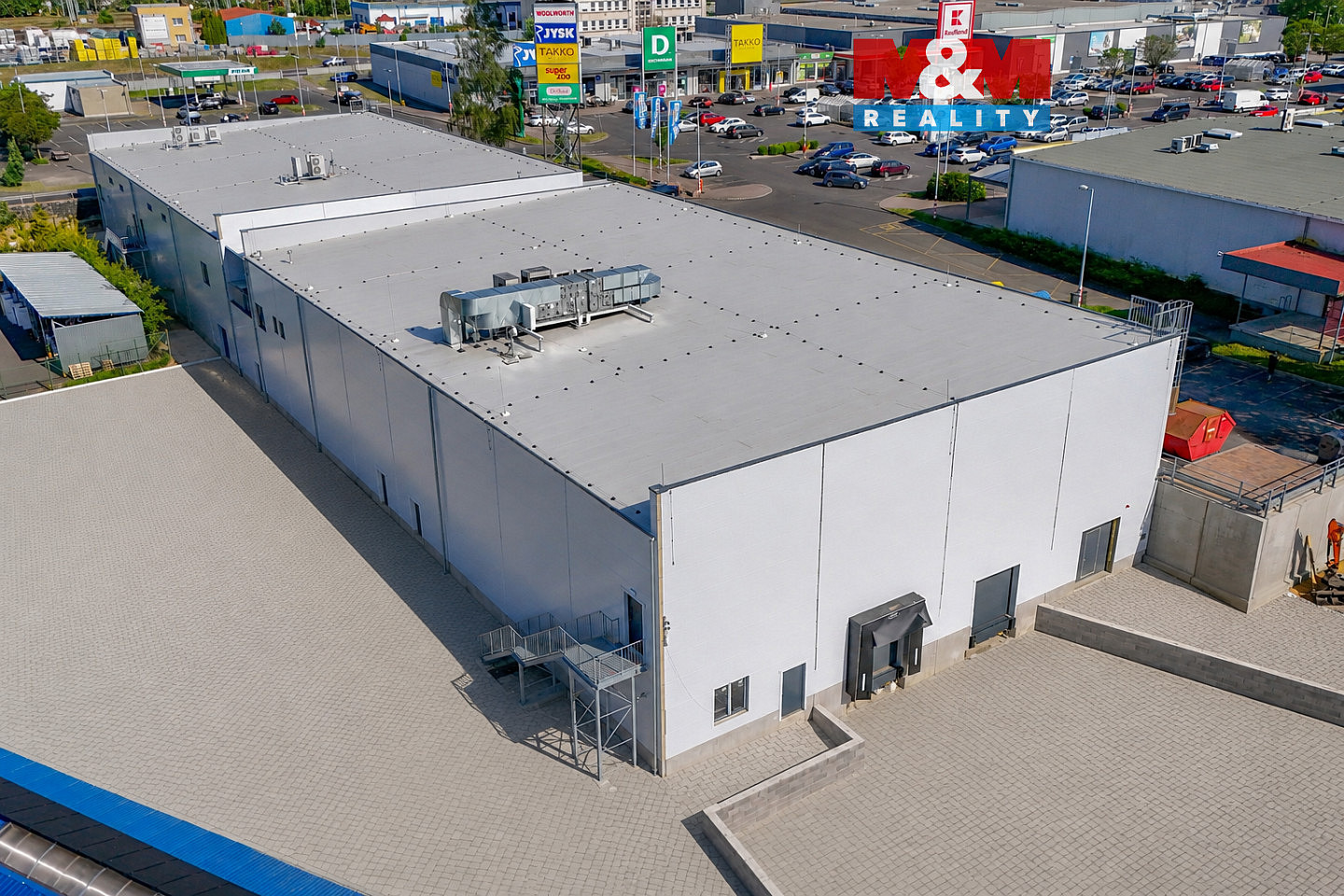 Pronájem skladovacích prostor 2 200 m²