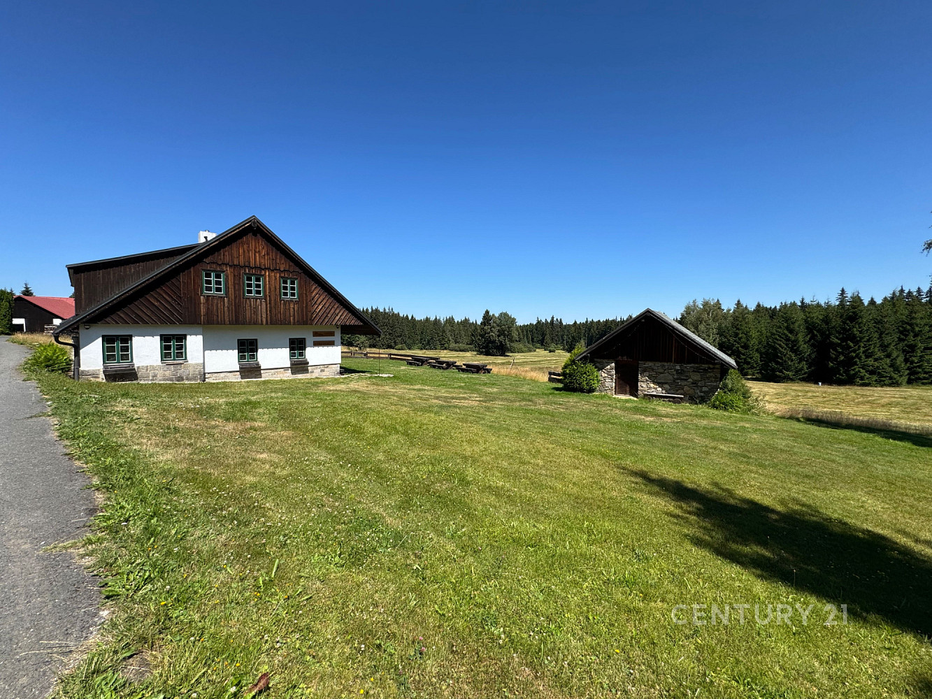 Prodej ubytovacího objektu 720 m² – fotografie 2