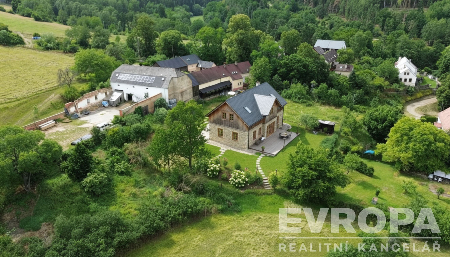 Prodej stavebního pozemku 2 093 m² – fotografie 2