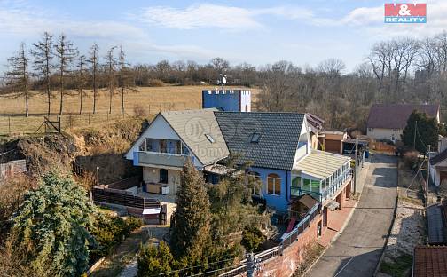 Prodej domu 280 m² s pozemkem 1 065 m², U Potoka, Vodochody - Hoštice, okres Praha-východ