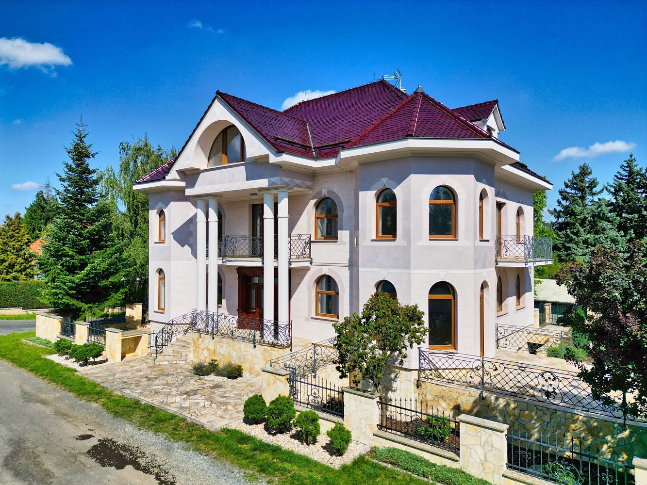 Prodej domu 578 m² s pozemkem 886 m² – fotografie 2