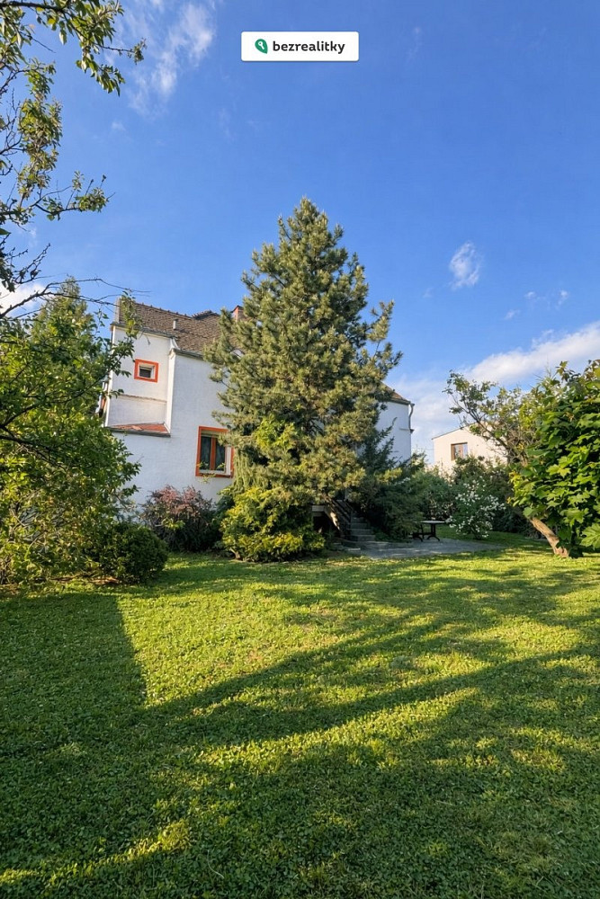 Prodej domu 180 m² s pozemkem 1 017 m² – fotografie 2