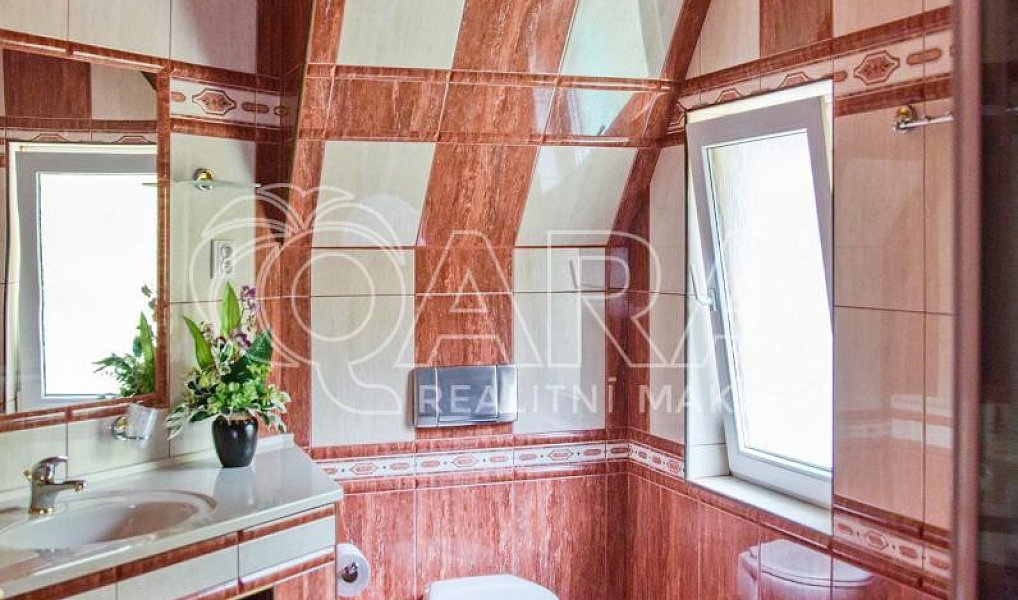 Prodej ubytovacího objektu 832 m², Hřensko – náhled fotky 48