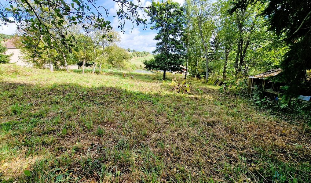 Prodej stavebního pozemku 926 m², Osek – náhled fotky 2