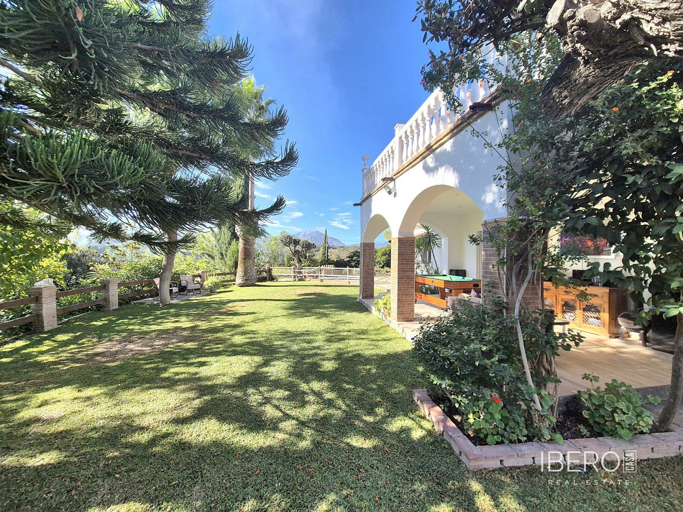 Prodej domu 238 m² s pozemkem 3 624 m² — photo 2