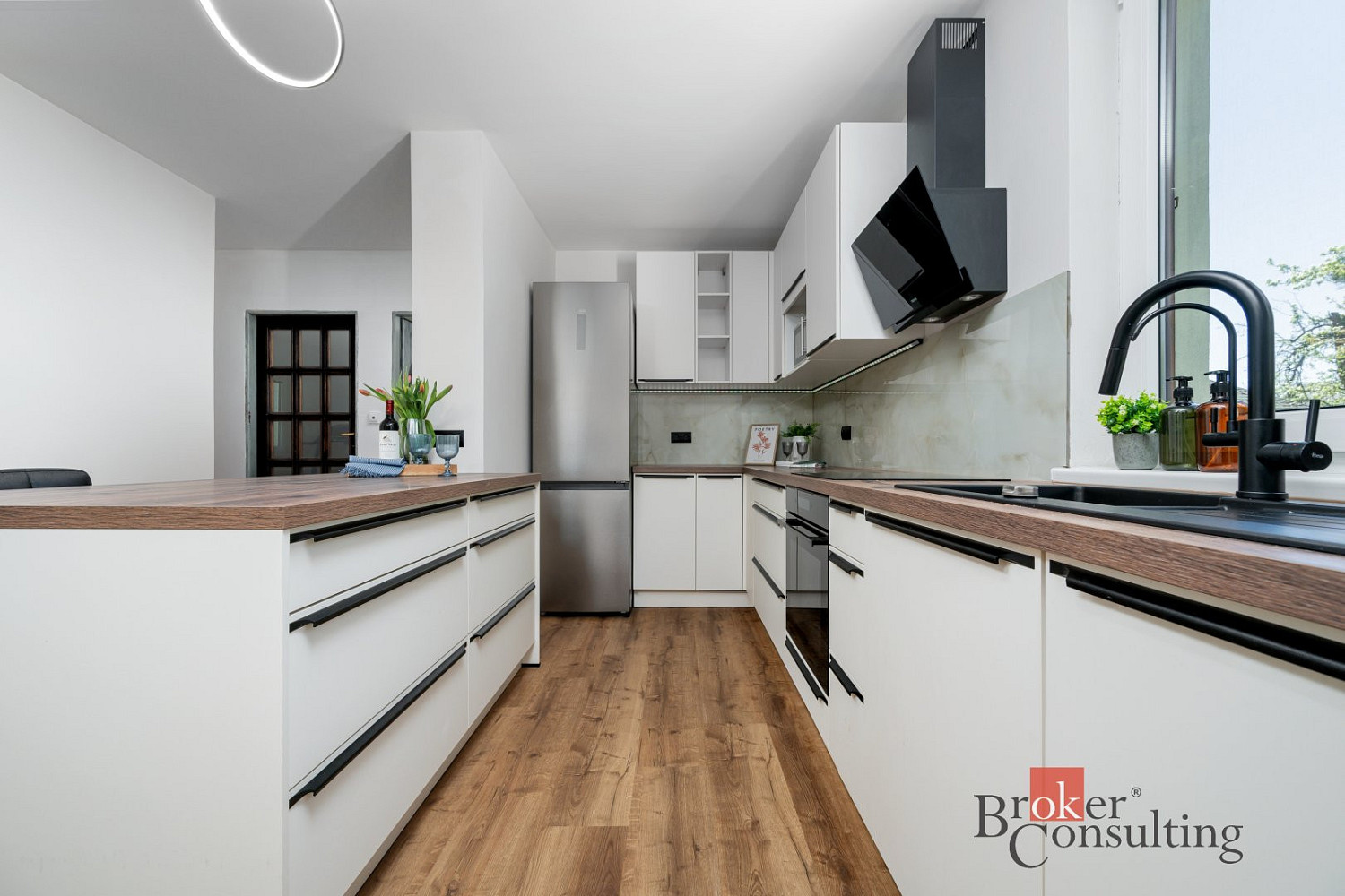 Prodej domu 146 m² s pozemkem 851 m² — photo 2
