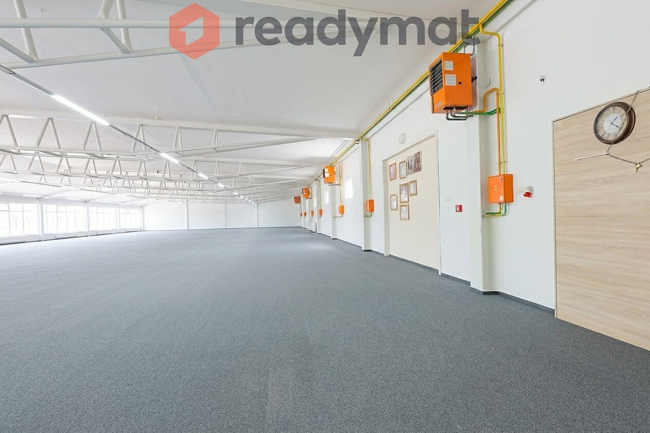 Pronájem obchodních prostor 1 500 m² – fotografie 2