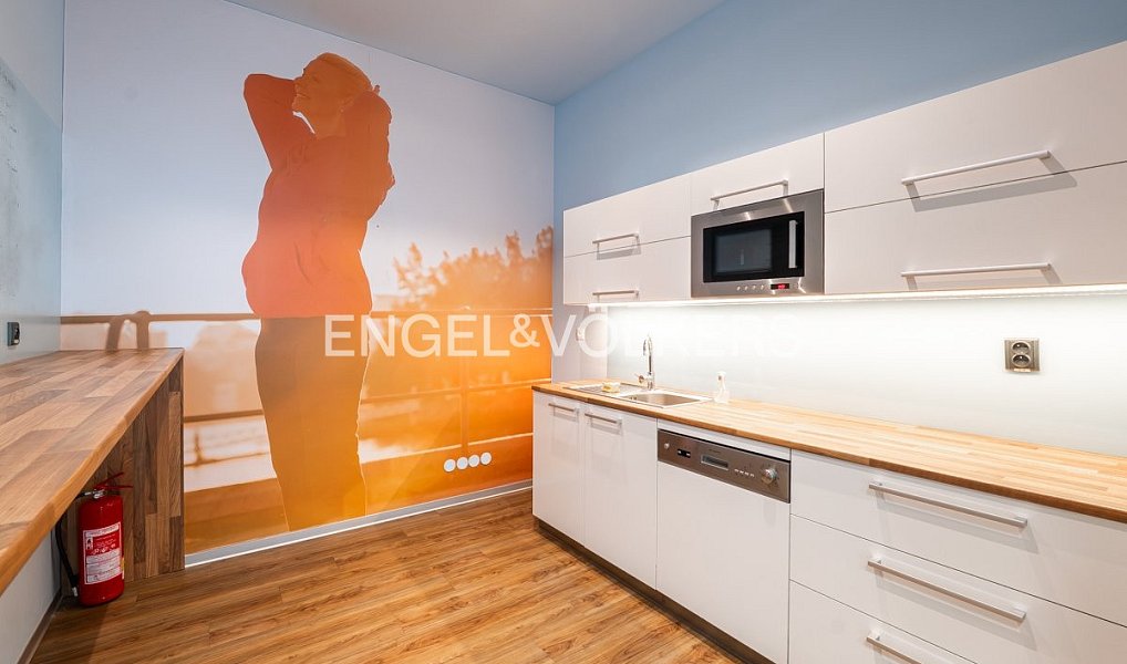 Pronájem obchodních prostor 290 m², Praha – náhled fotky 4
