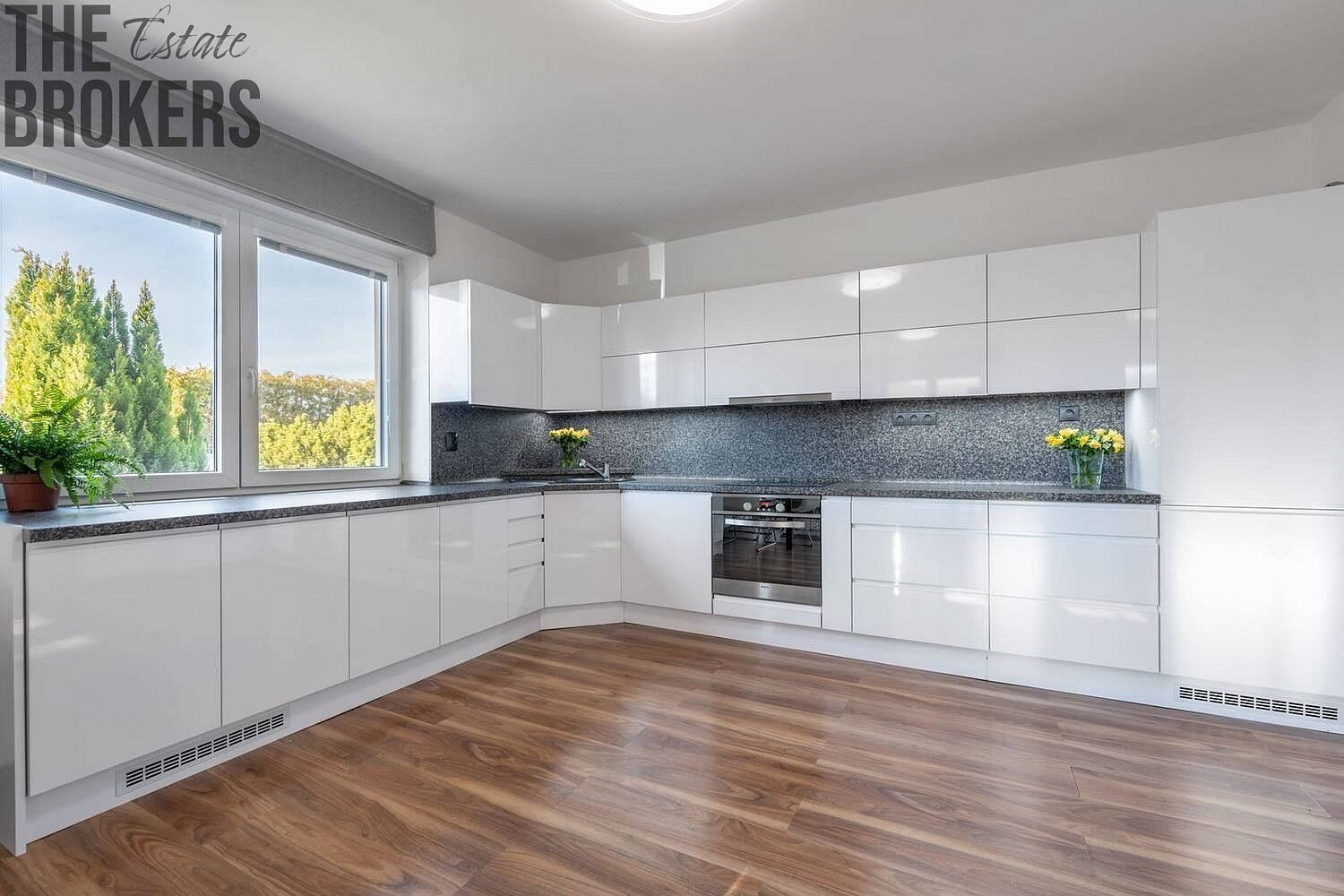 Prodej domu 230 m² s pozemkem 1 080 m² – pohled 4