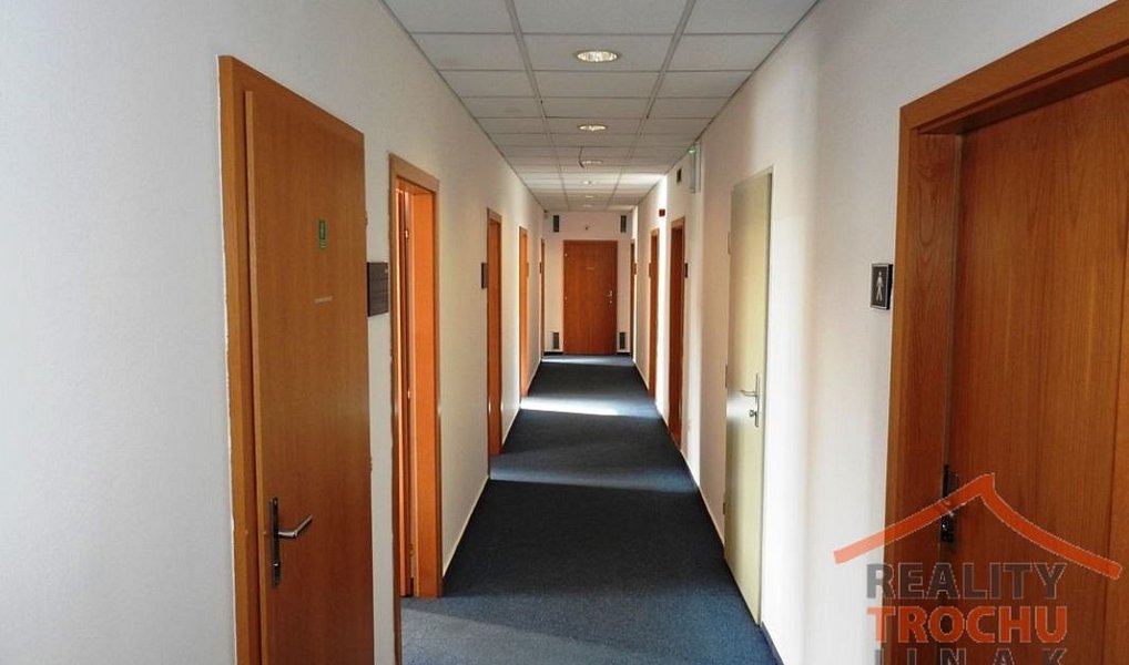 Pronájem kanceláře 1 m², Hradec Králové – náhled fotky 13