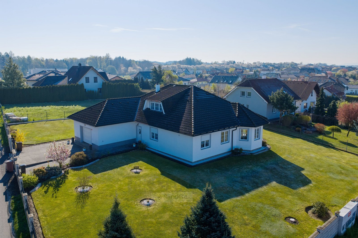 Prodej domu 397 m² s pozemkem 1 813 m²