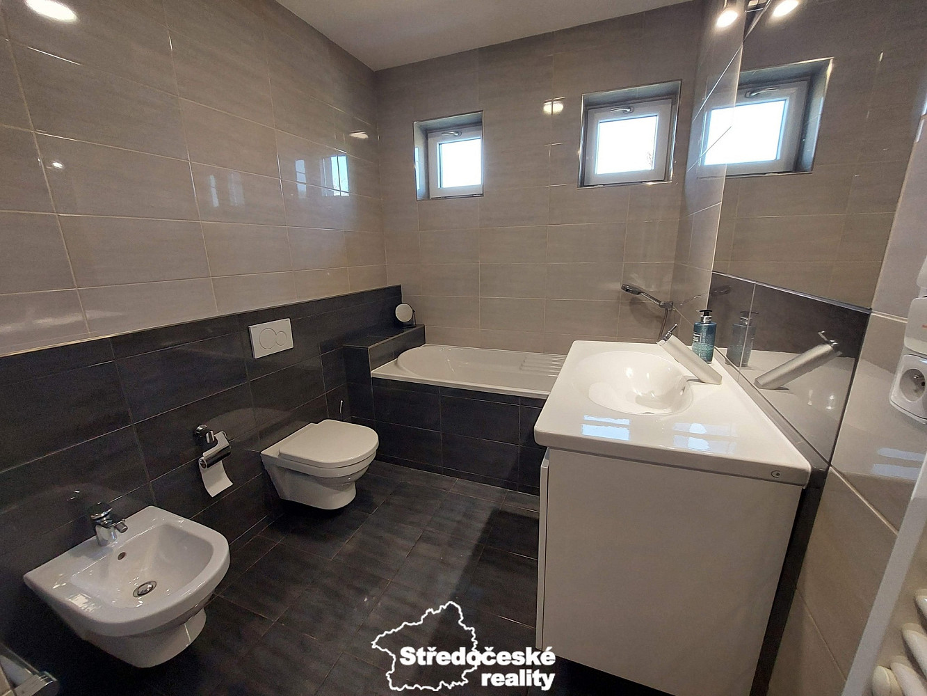 Prodej domu 132 m² s pozemkem 1 117 m² – fotografie 2