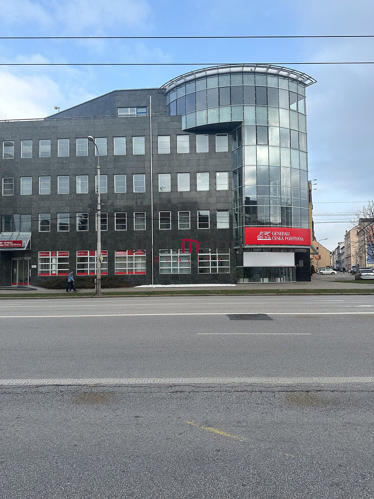 Pronájem kanceláře 124 m² — photo 2