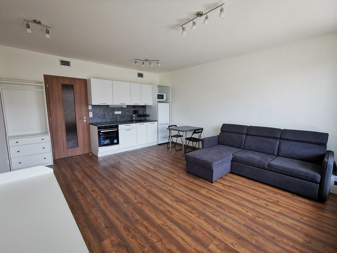 Pronájem bytu 1+kk 36 m² — photo 2