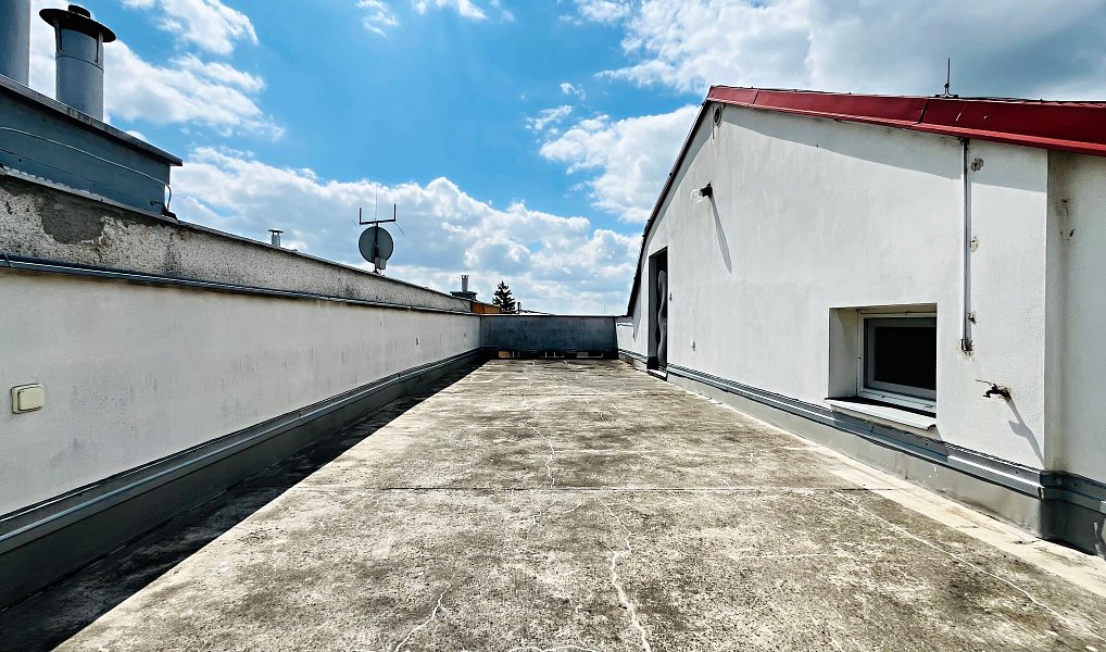 Prodej domu 260 m² s pozemkem 2 162 m², Kunovice – náhled fotky 24