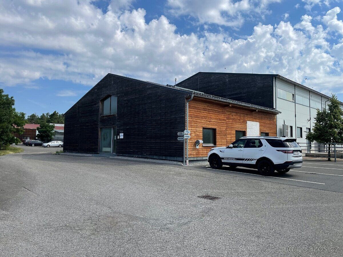 Pronájem obchodních prostor 400 m²
