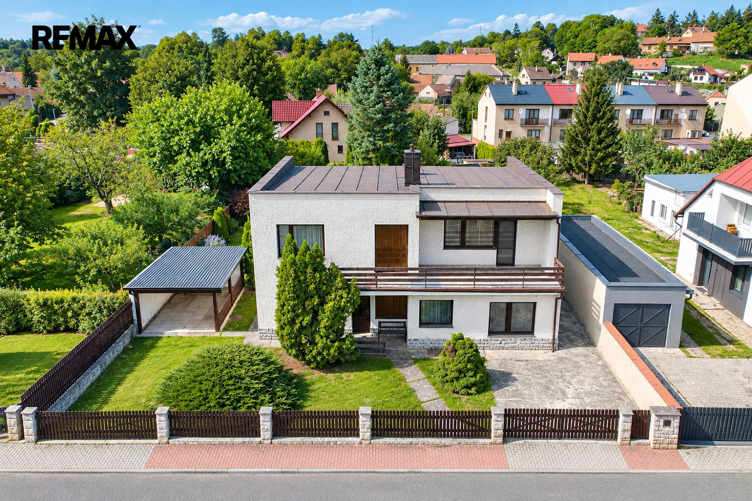 Prodej domu 250 m² s pozemkem 833 m²