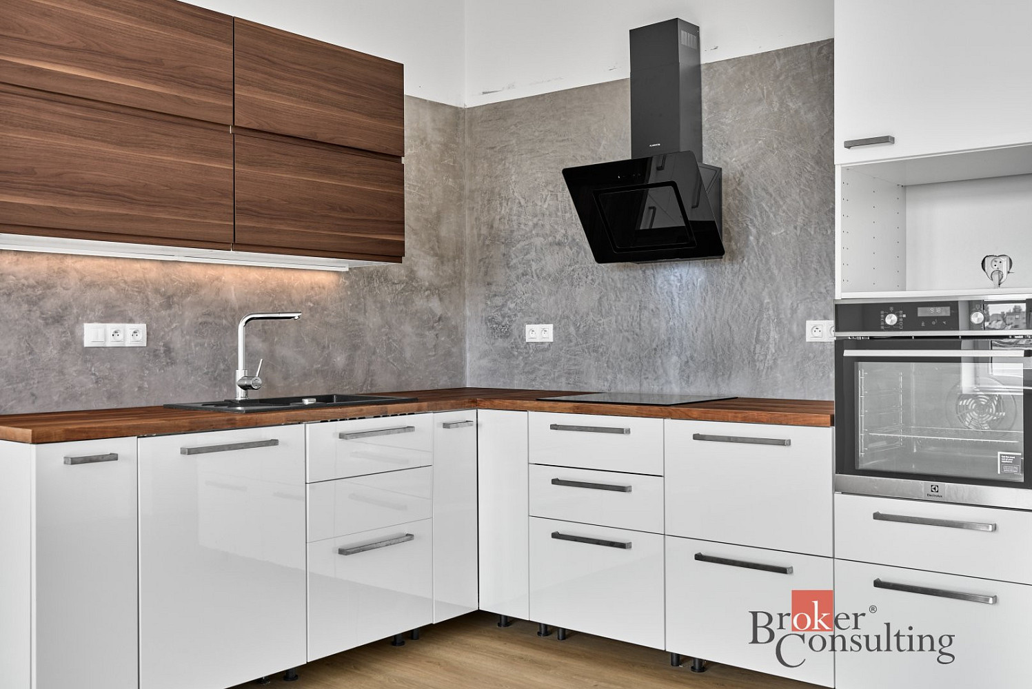 Pronájem bytu 3+kk 90 m² – fotografie 2