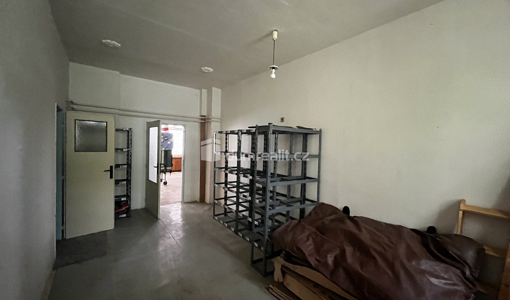 Pronájem obchodních prostor 223 m², Újezdeček – náhled fotky 13