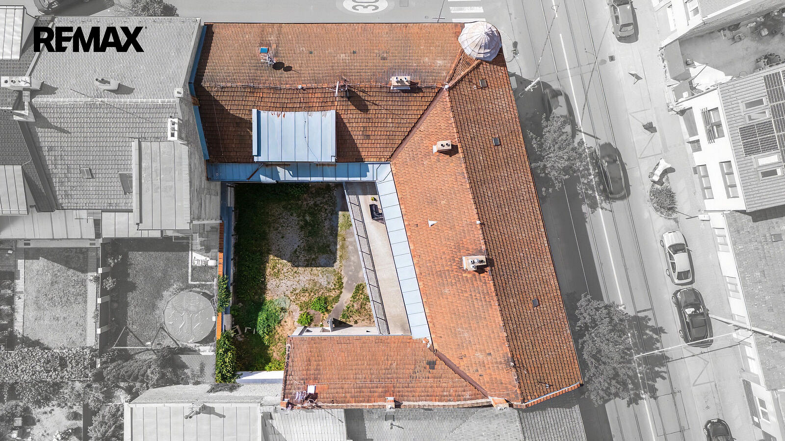 Deleloperský projekt výstavby bytových jednotek a ateliérů na nároží ulic Táborské a Stejskalova