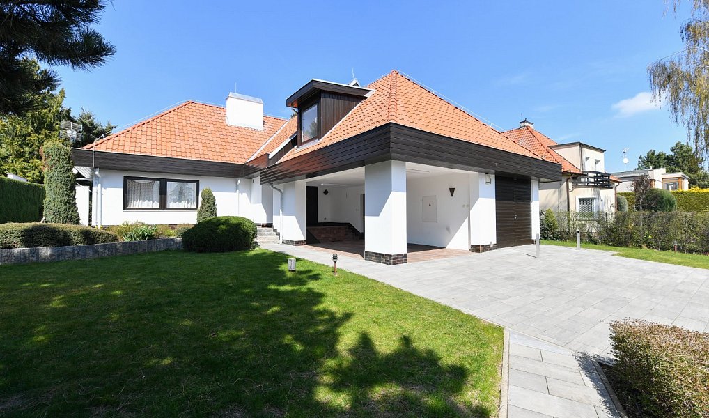 Pronájem rodinného domu, 417 m², Kunratice - Praha 4, Praha
