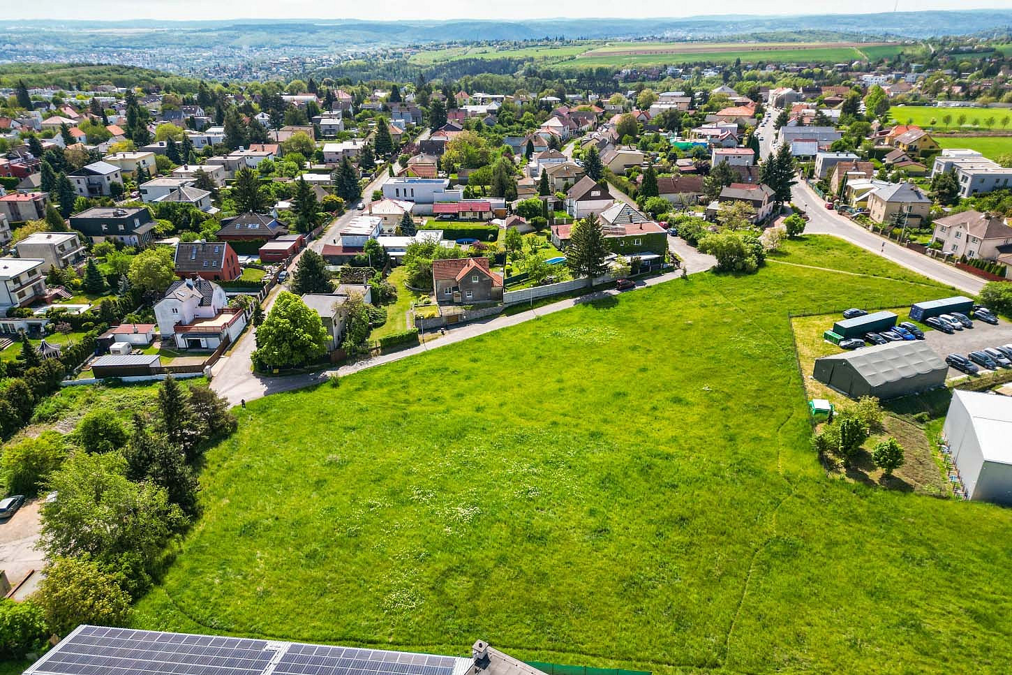Prodej komerčního pozemku 1 920 m² – pohled 3