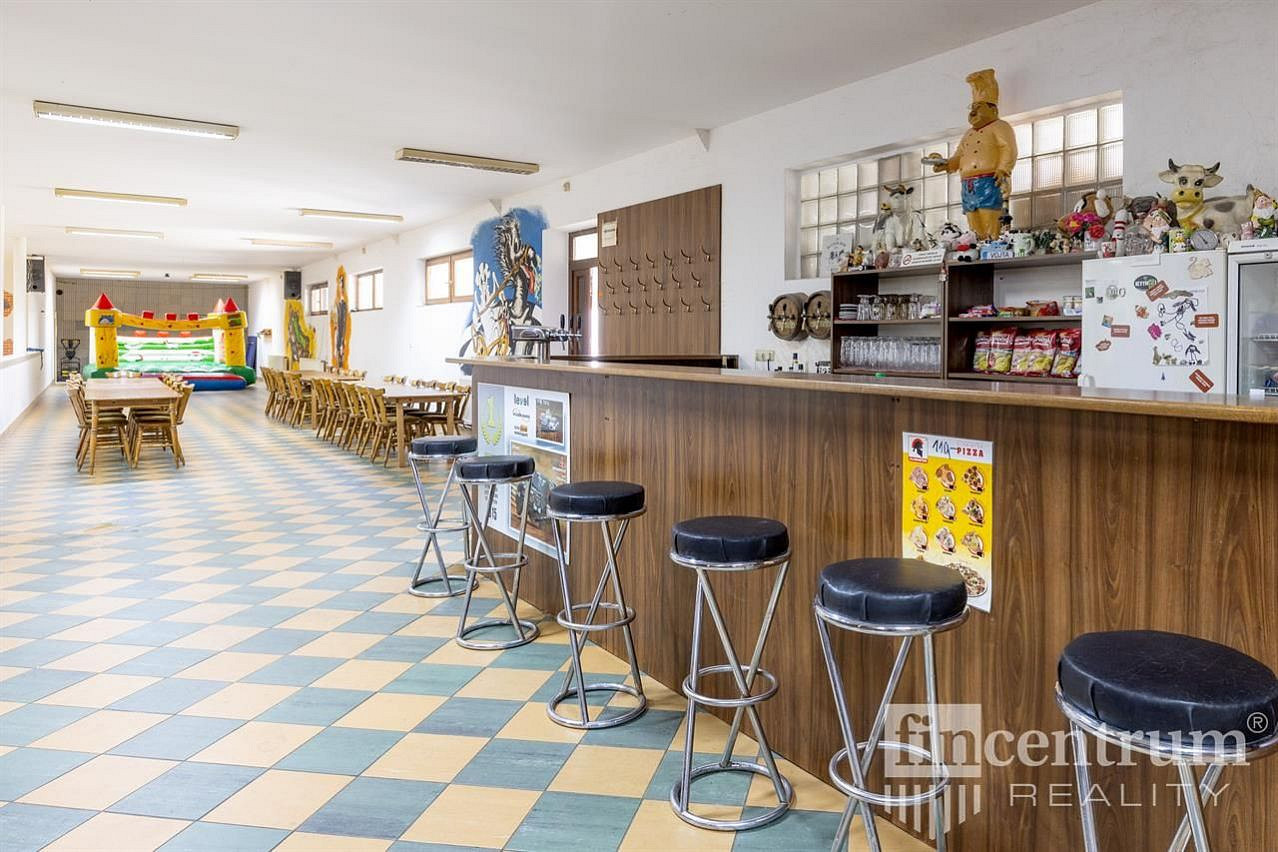 Prodej komerčního objektu (jiného typu) 1 698 m² – fotografie 2