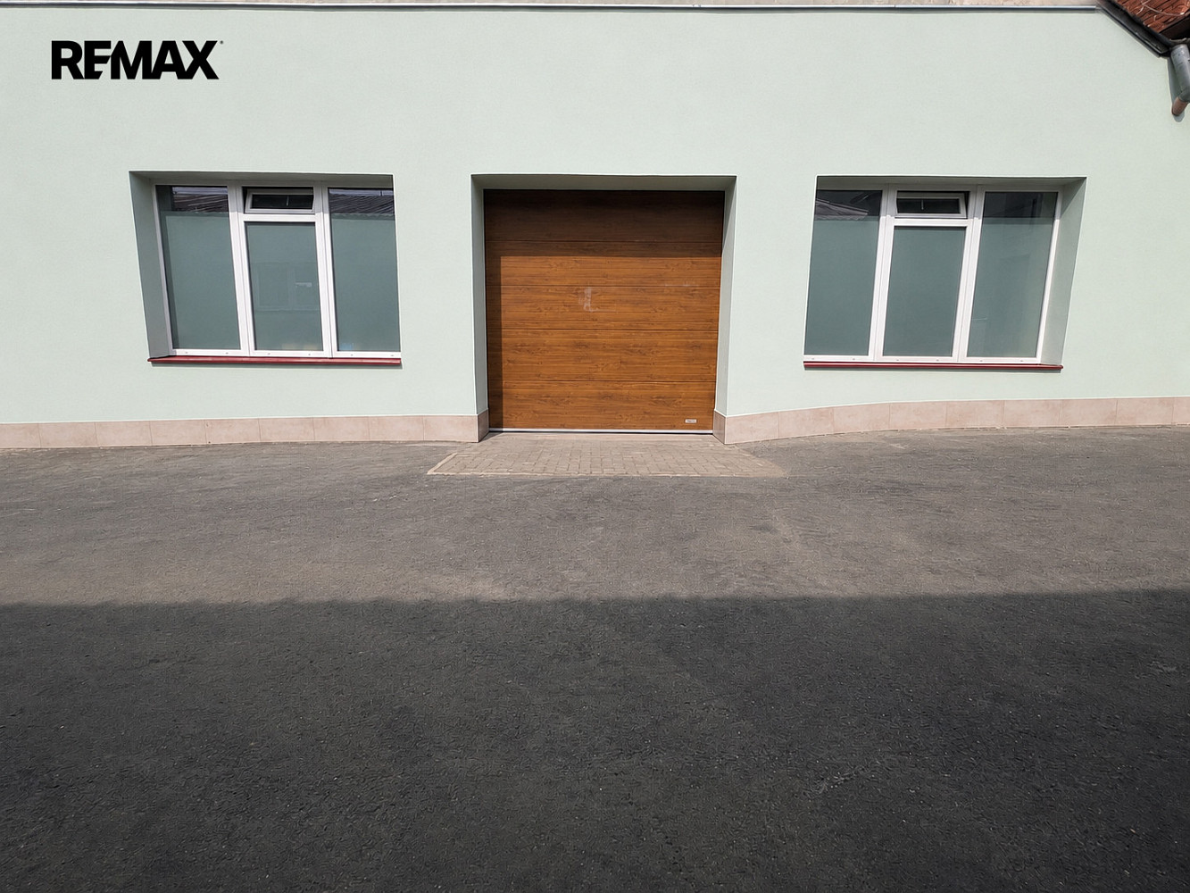 Pronájem skladovacích prostor 454 m²