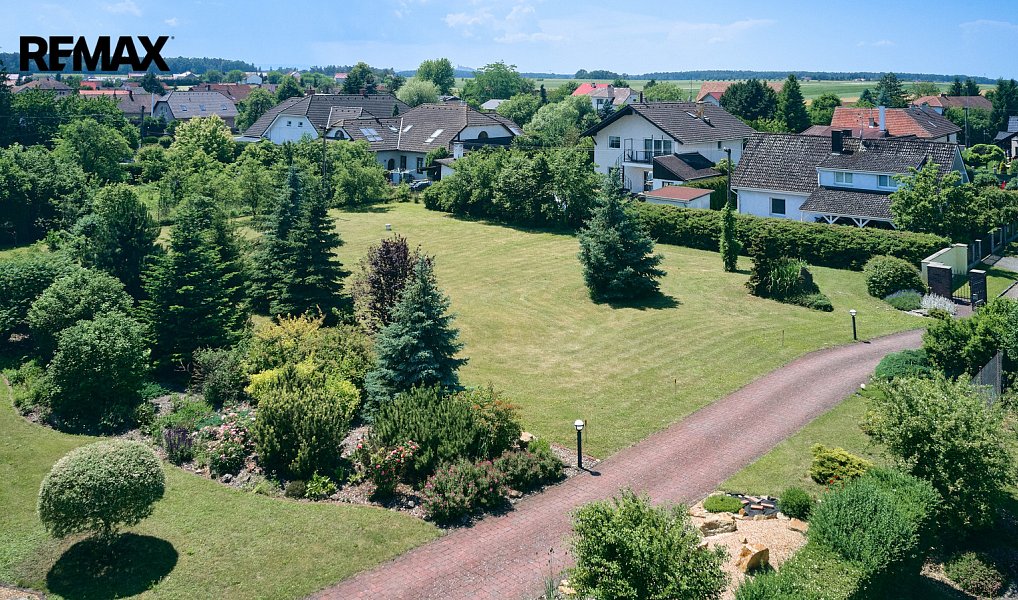 Prodej stavebního pozemku 1 567 m², Býšť – náhled fotky 3