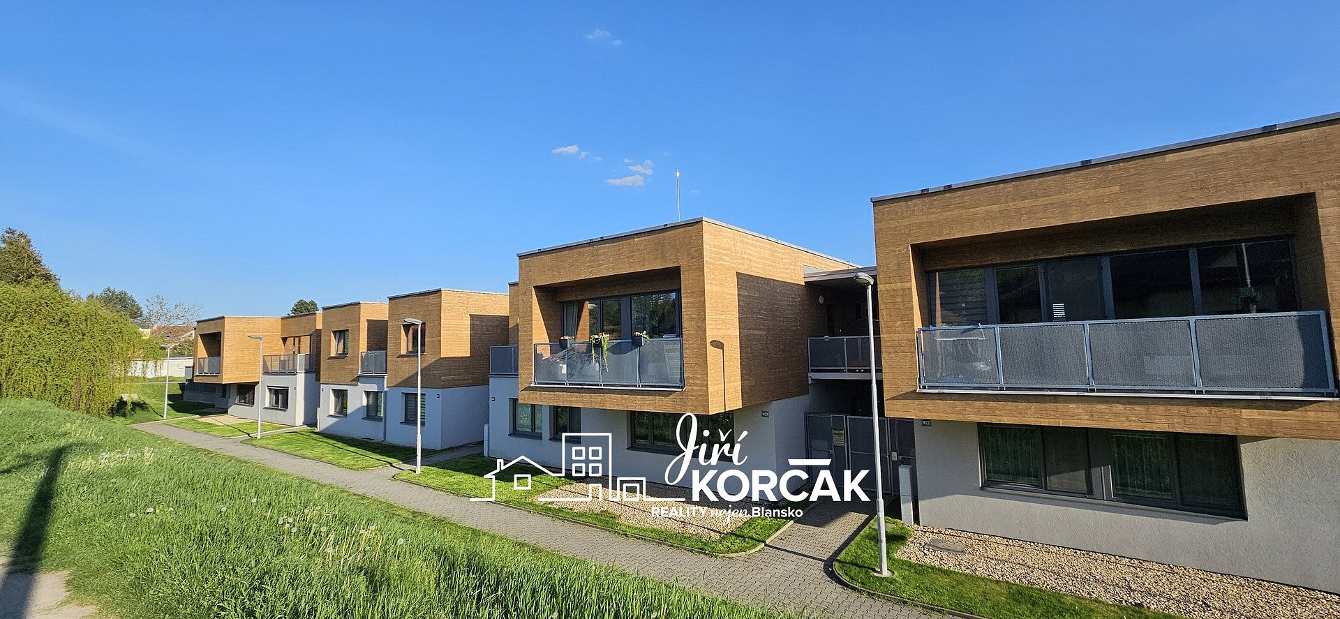 Pronájem bytu 2+kk 69 m² – fotografie 2