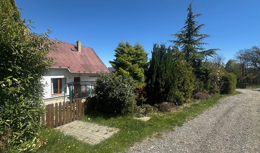 Prodej chalupy 130 m² s pozemkem 734 m², Benešov nad Černou – náhled fotky 5