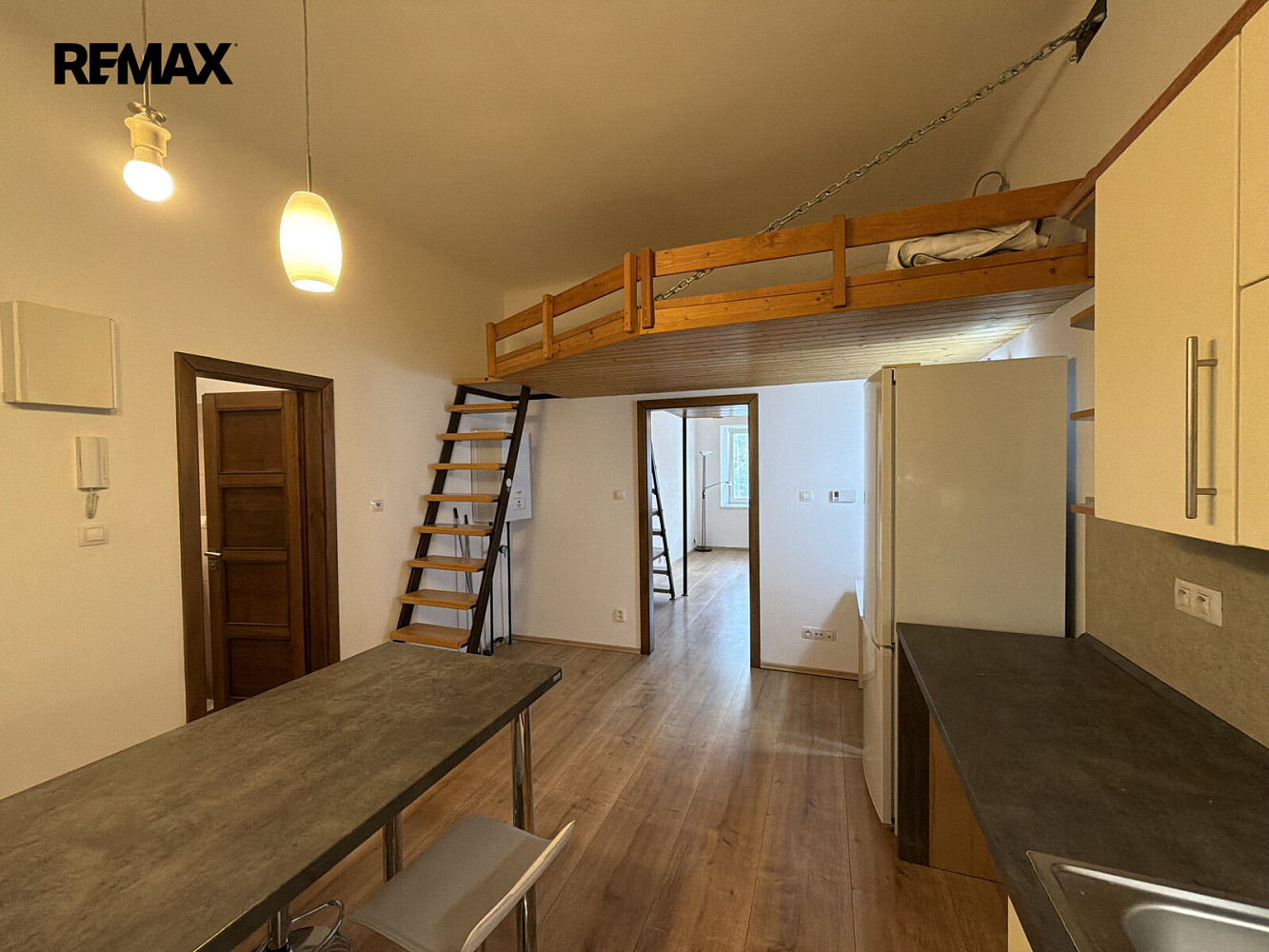 Pronájem bytu 2+kk 40 m² – fotografie 4