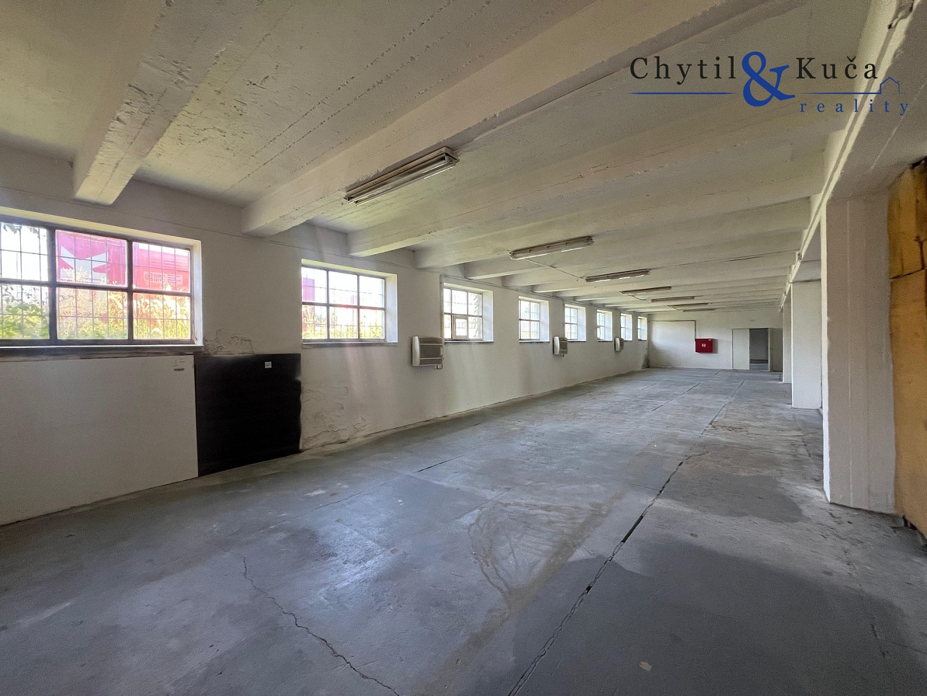 Pronájem skladovacích prostor 1 400 m² — photo 2