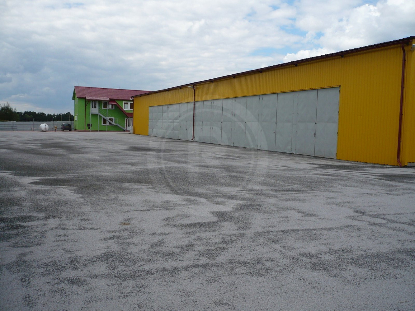 Pronájem skladovacích prostor 825 m² – fotografie 2