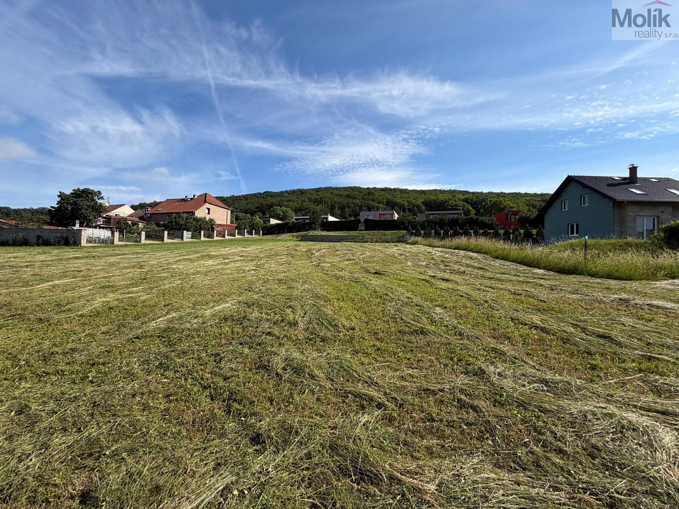 Prodej stavebního pozemku 1 489 m² – pohled 3