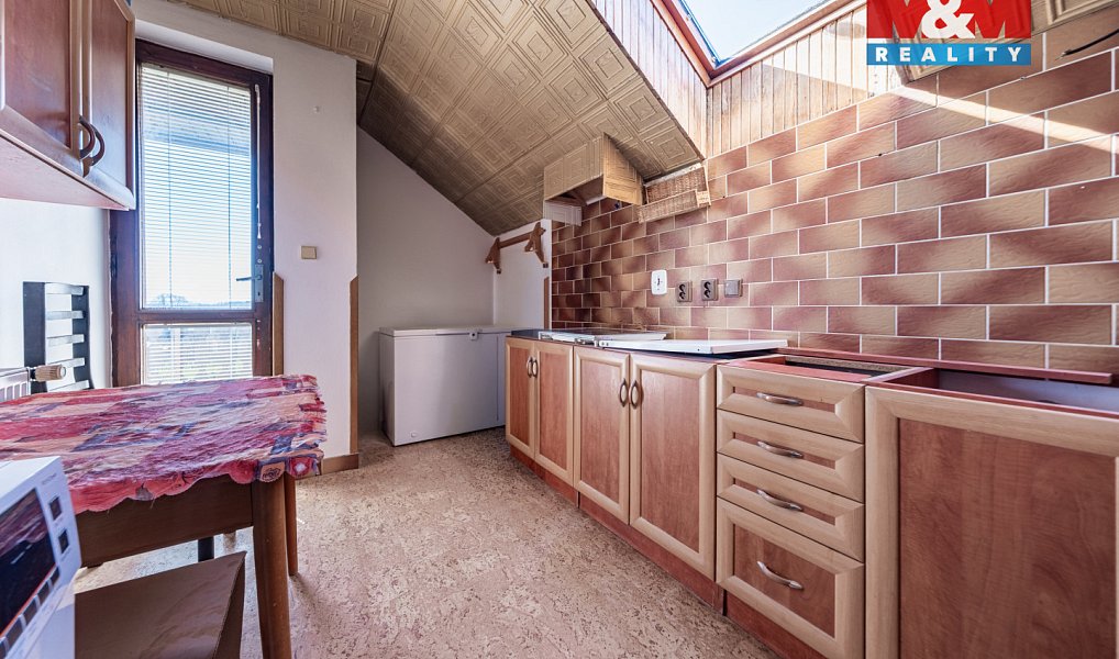 Prodej domu 214 m² s pozemkem 1 876 m², Kvášňovice – náhled fotky 5