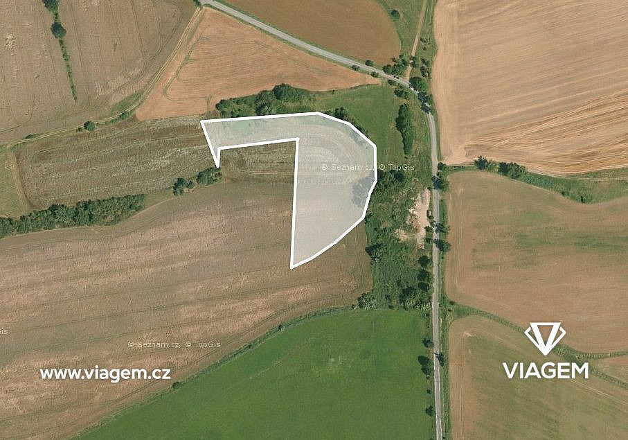Prodej pole 2 861 m²