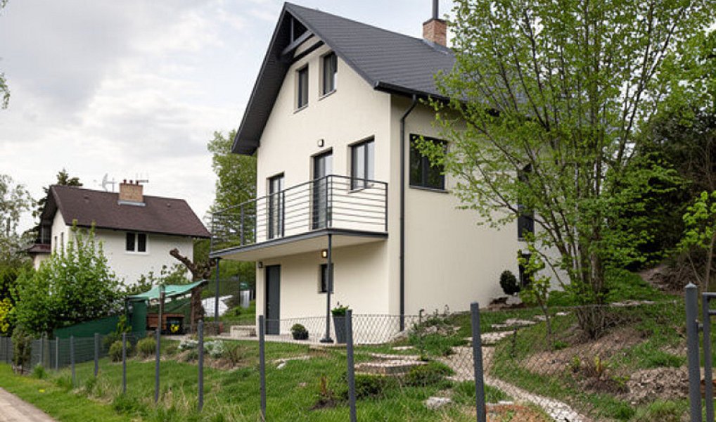 Prodej domu 85 m² s pozemkem 50 m², Jesenice – náhled fotky 2