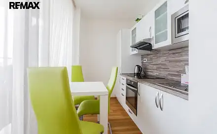 Prodej bytu 1+kk 38 m², Ke kapslovně, Praha 3 - Žižkov