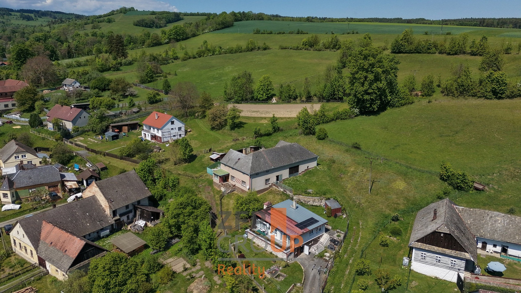 Prodej domu 240 m² s pozemkem 1 359 m²