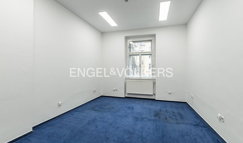 Pronájem kanceláře 451 m², Praha – náhled fotky 14