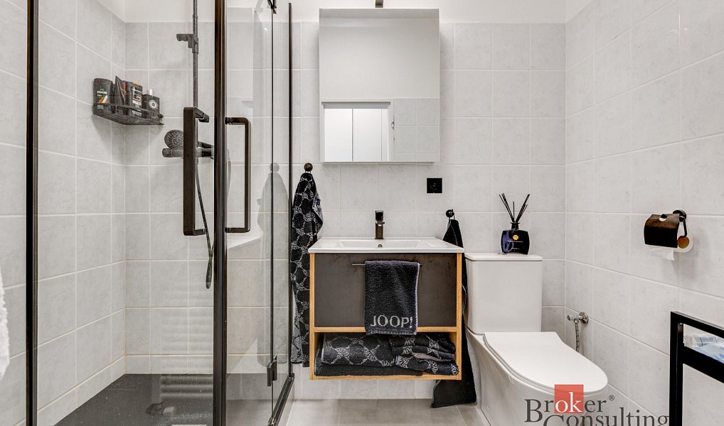 Prodej bytu 1+kk 30 m², Jesenice – náhled fotky 12